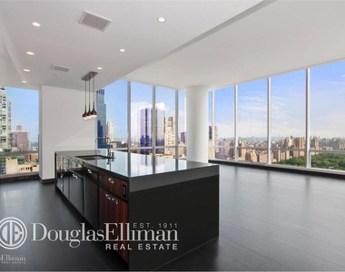 157 West 57th St - Photo Thumbnail 0