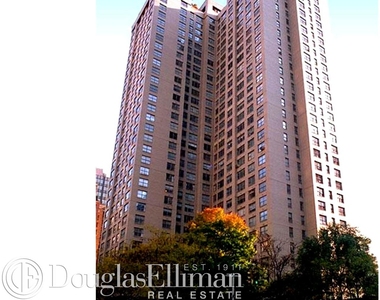 300 East 56th St - Photo Thumbnail 2