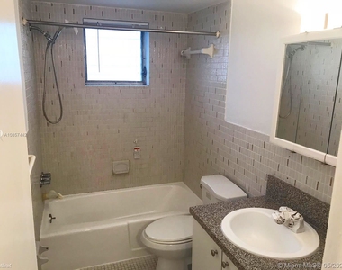 2612 Johnson St Apt 10 - Photo Thumbnail 5