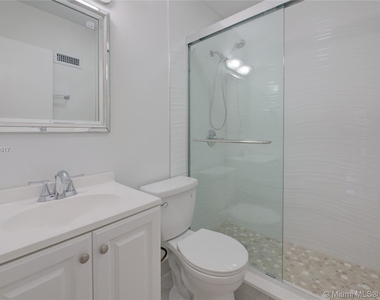 400 Minorca Ave # 2 - Photo Thumbnail 3