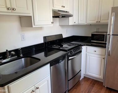 1341 Newton St Nw Unit 2 - Photo Thumbnail 2