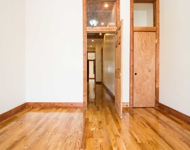 166 Wilson Ave - Photo Thumbnail 9