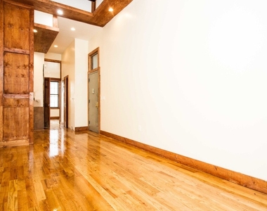 166 Wilson Ave - Photo Thumbnail 2