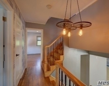 559 Arlington Pl - Photo Thumbnail 11