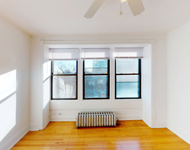 5457-5459 S. Blackstone Avenue - Photo Thumbnail 4