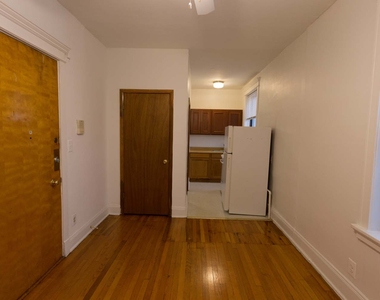 5457-5459 S. Blackstone Avenue - Photo Thumbnail 11