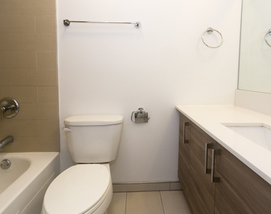 5035 S East End Ave - Photo Thumbnail 1215