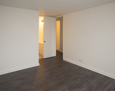 5035 S East End Ave - Photo Thumbnail 1032