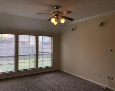 4108 Norcross Drive - Photo Thumbnail 10