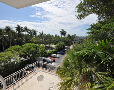 2545 S Bayshore Drive - Photo Thumbnail 13