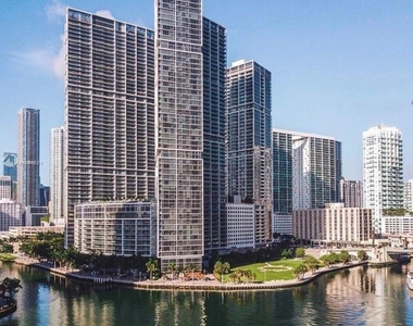 465 Brickell Ave - Photo Thumbnail 0