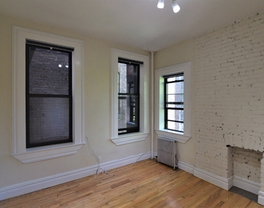 545 East 5th Street - Photo Thumbnail 4