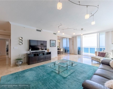 4240 Galt Ocean Dr - Photo Thumbnail 3