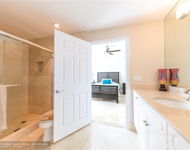 4240 Galt Ocean Dr - Photo Thumbnail 30