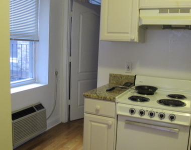 91 Prince St., Unit 13 - Photo Thumbnail 4