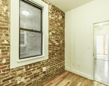 516 East 11th Street - Photo Thumbnail 4