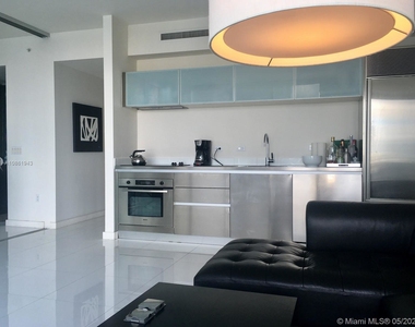 1040 Biscayne Blvd - Photo Thumbnail 3