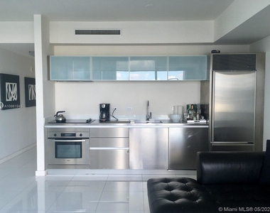 1040 Biscayne Blvd - Photo Thumbnail 2