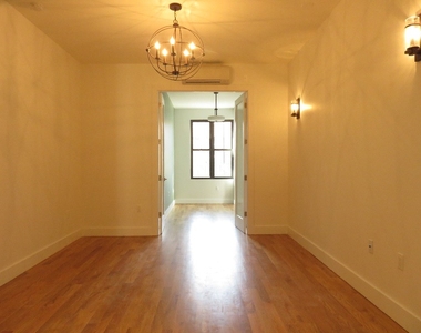 131 Bleecker St - Photo Thumbnail 2