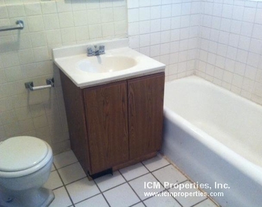 540 West Briar Pl. - Photo Thumbnail 3