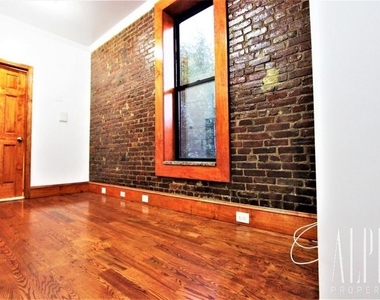 153 Norfolk Street - Photo Thumbnail 2