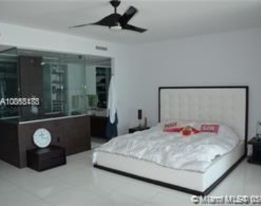 1040 Biscayne Blvd - Photo Thumbnail 3