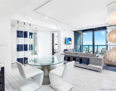 2201 Collins Ave - Photo Thumbnail 2