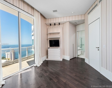 900 Brickell Key Blvd - Photo Thumbnail 25