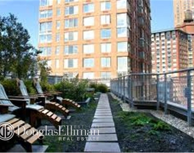 20 River Terrace - Photo Thumbnail 18