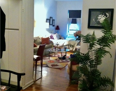 120 East 62nd Street - Photo Thumbnail 2