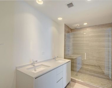 1010 Brickell Ave Unit 2503 - Photo Thumbnail 16