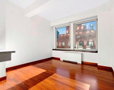 305 East 63rd Street - Photo Thumbnail 1