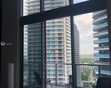 1050 Brickell Ave - Photo Thumbnail 10