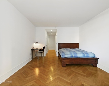 205 East 85th St - Photo Thumbnail 1