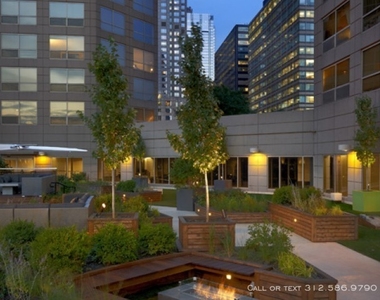 555 W Madison St - Photo Thumbnail 4