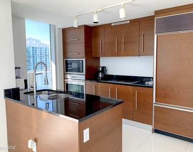 485 Brickell Ave, Miami, Fl 33131, Usa - Photo Thumbnail 24