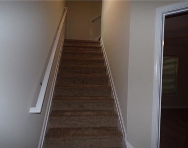 642 Providence Place Sw - Photo Thumbnail 8