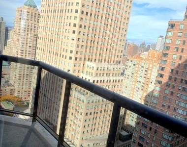 West 48th Street - Photo Thumbnail 3