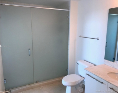 888 Biscayne Blvd Apt 2404 - Photo Thumbnail 12