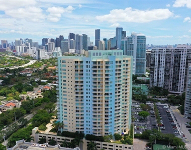 2475 Brickell Ave - Photo Thumbnail 8