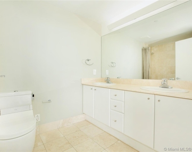 2475 Brickell Ave - Photo Thumbnail 20