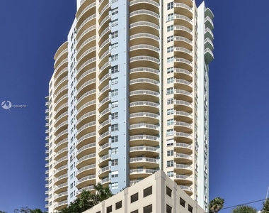 2475 Brickell Ave - Photo Thumbnail 5