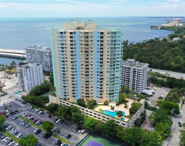 2475 Brickell Ave - Photo Thumbnail 7