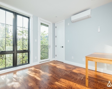 681 Franklin Ave - Unit: 3B - Photo Thumbnail 8