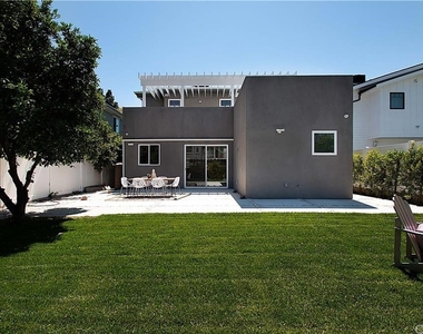 15127 Camarillo Street - Photo Thumbnail 28