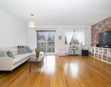 195 Spencer Street - Photo Thumbnail 1