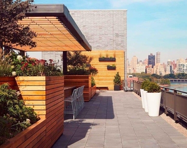 12-15 Broadway - Photo Thumbnail 6