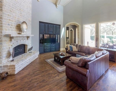 3104 Briarwood Lane - Photo Thumbnail 10