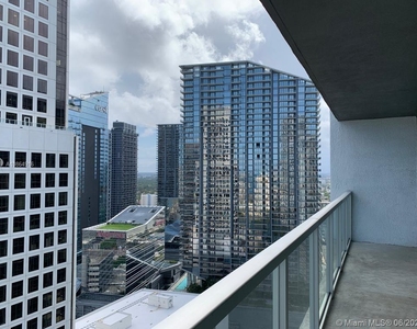 500 Brickell Ave - Photo Thumbnail 28