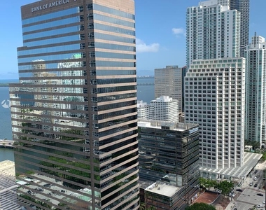 500 Brickell Ave - Photo Thumbnail 25